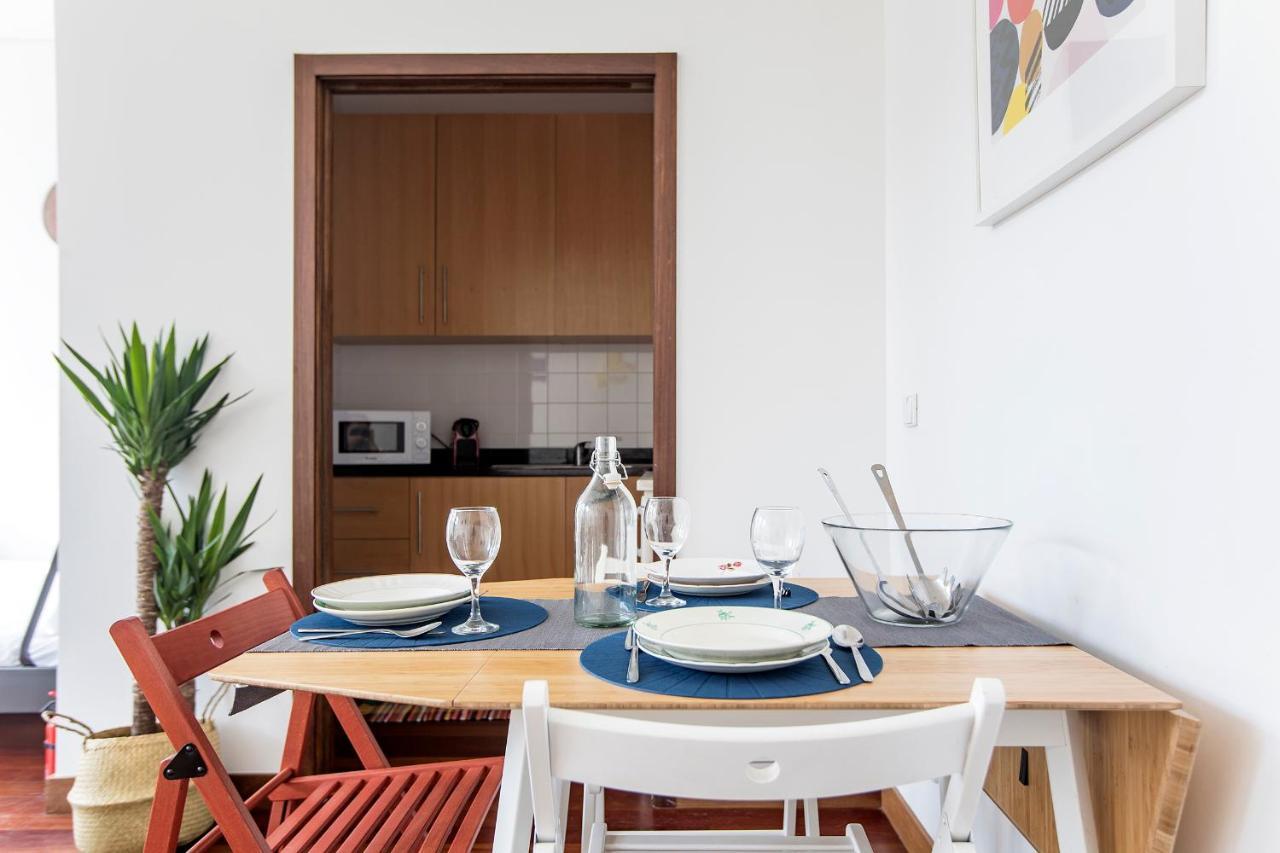 Bonjardim Studio W/ Balcony By Lovelystay Porto Buitenkant foto